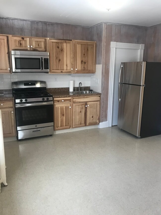 Photo - 25 R Saunders St Unit 25R