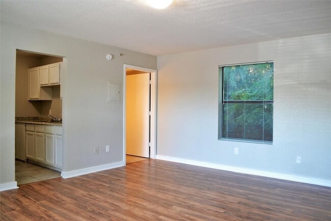 Building Photo - 701 W Sycamore St Unit 306 Rental
