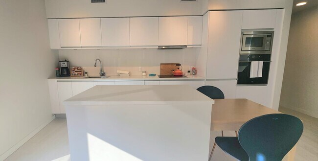 Photo - 180 2nd Av E