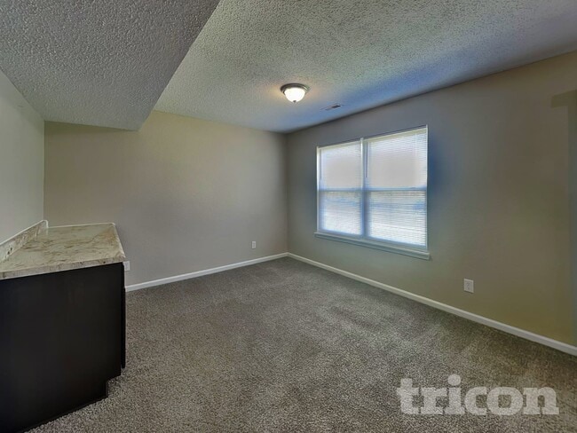 Photo - 1582 Tulip Ct