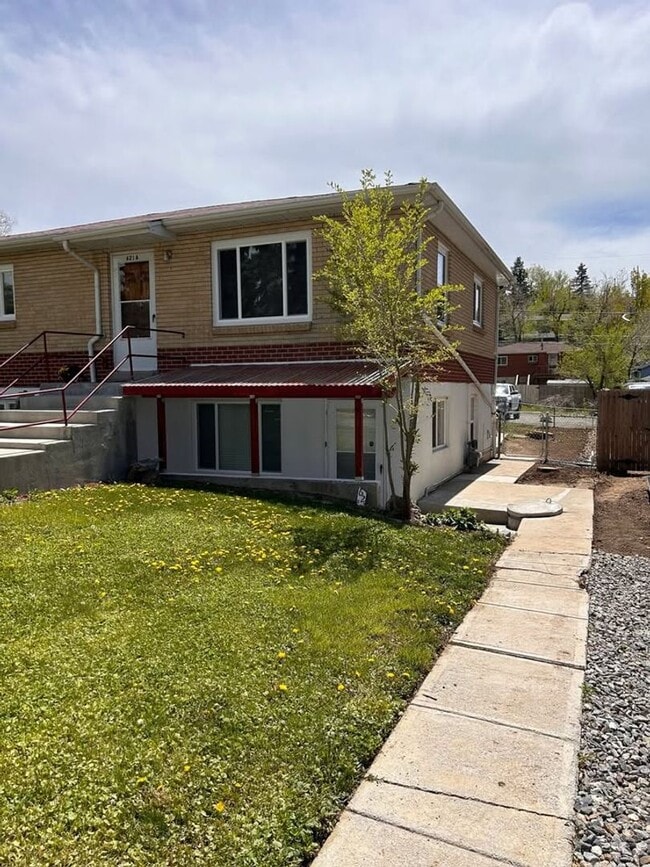 Photo - Easy Living in this 2 Bed / 1 Bath Apartment, 1 Block to Ore Cart & RTD.