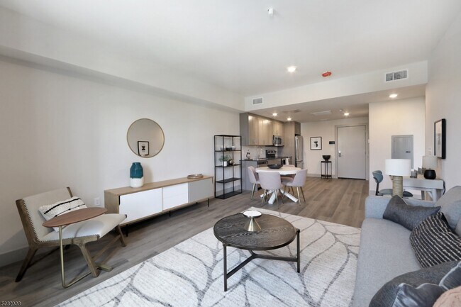 Photo - 558 Franklin Ave