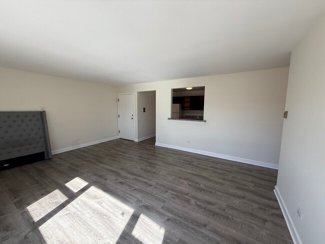 Photo - 1039 College Ave Unit 9E