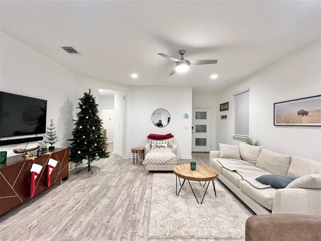 Photo - 2307 Langdale Ln