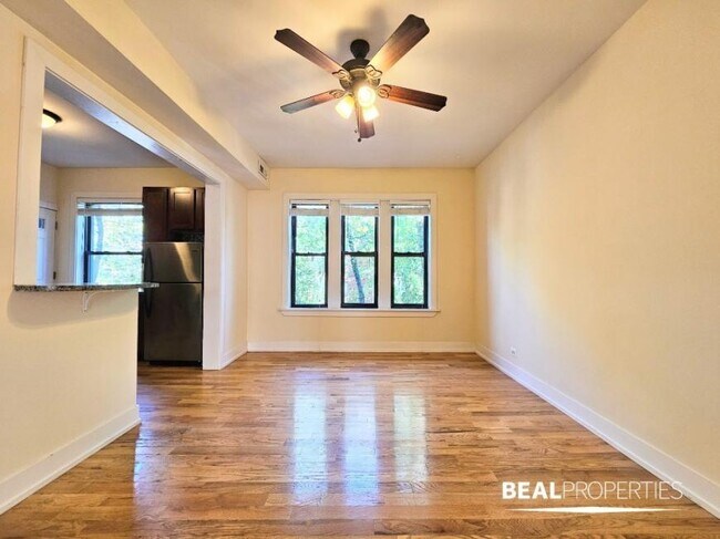 Photo - 2 bedroom in CHICAGO IL 60657 Condo Unit E2
