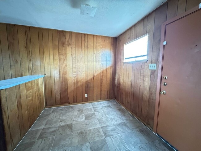 Photo - 807 W Hallmark Ave Unit F