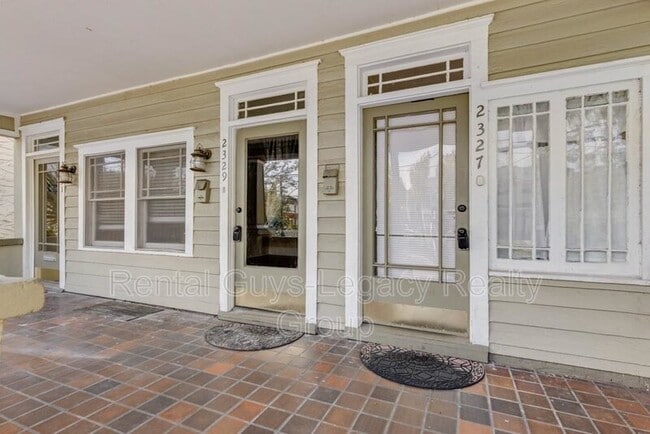 Photo - 2327 College St