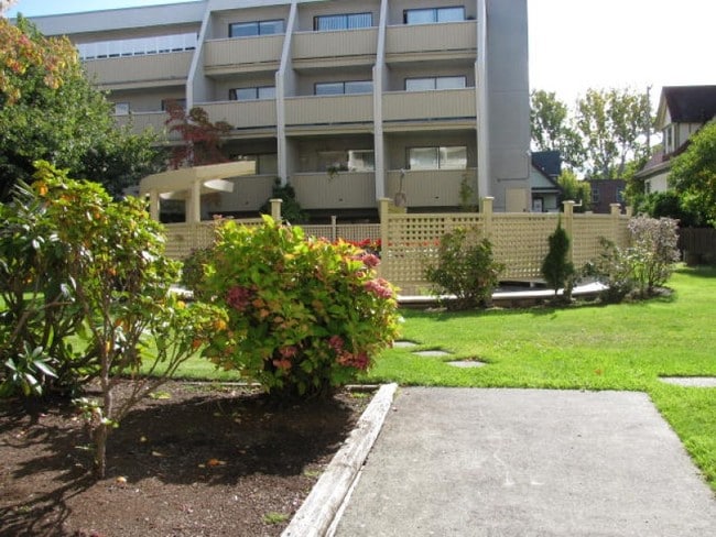 Building Photo - Cubbon Apartments