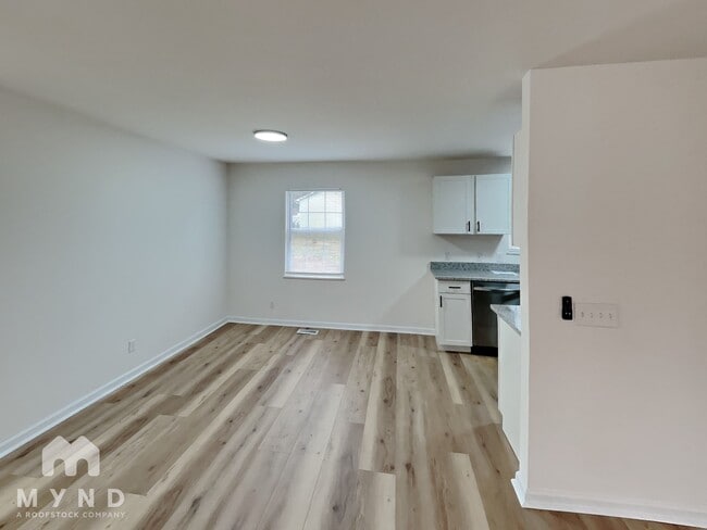 Photo - 302 Clancy St