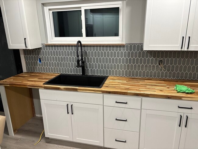 Photo - 3772 Zind Ln