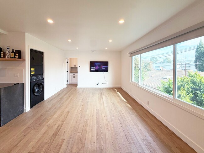 Photo - 1756 Franklin St Unidad 3