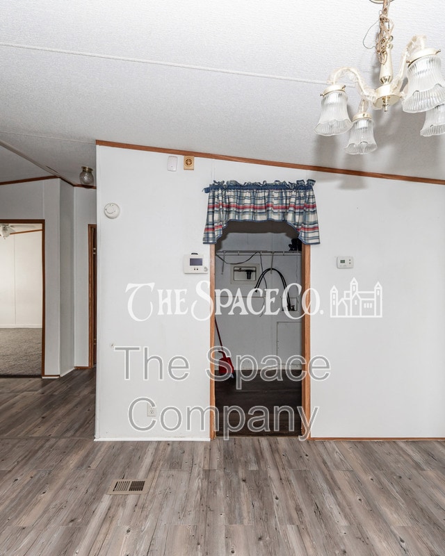 Photo - 255 Mitton Rd