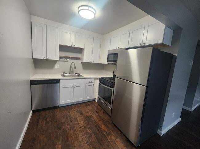 Photo - 1648 Russell St Unit 1