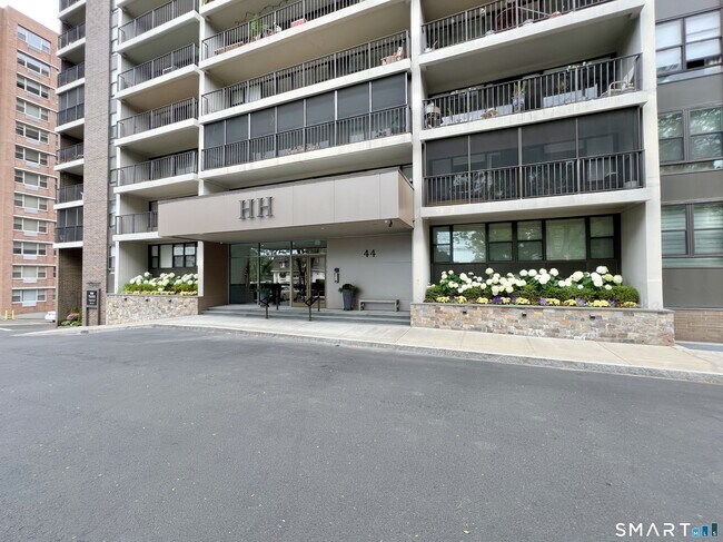 Photo - 44 Strawberry Hill Ave Unit 7B