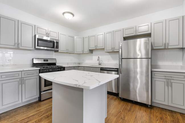 Building Photo - 1611 W Juneway Ter Unit 2E Rental