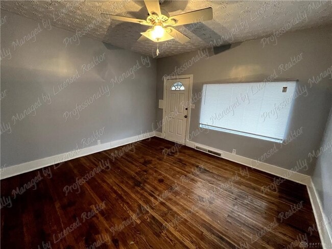 Photo - 44 Bluecrest Ave