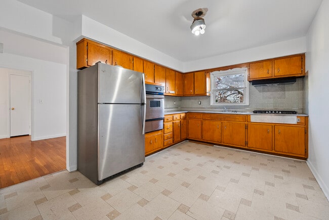 Photo - 7108 Polk St