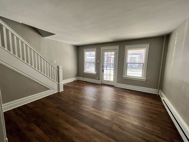 Photo - 2 Bedroom 1 bathroom Renovated town home!