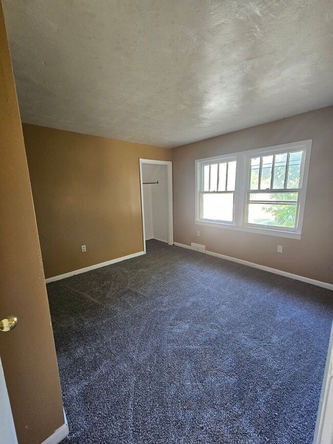 Photo - 3 bedroom home with fenced yard