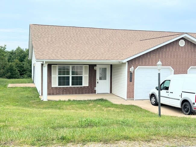 Building Photo - 16835 A&B Huntington Unit 16835 A Huntington Rental