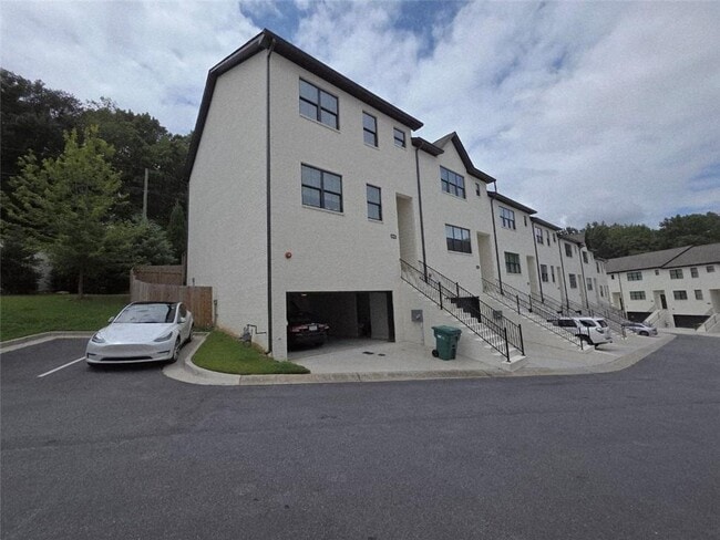 Building Photo - 8020 Linfield Way