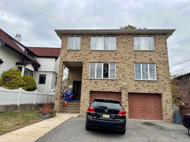 Building Photo - 239 Morningside Ave Unit Ground Level #1