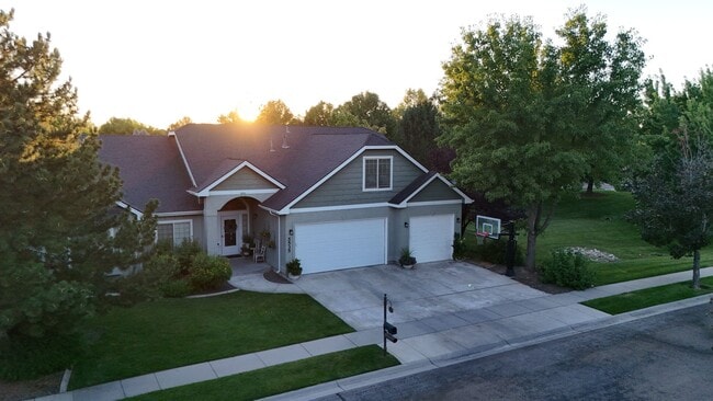 Photo - Lochsa Falls 5 Bedroom Home with Private B...