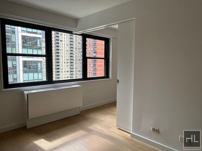 Photo - East 39th Street Unit 10E