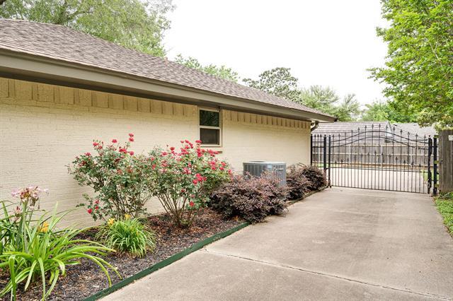 Photo - 35 Lincolnshire Cir