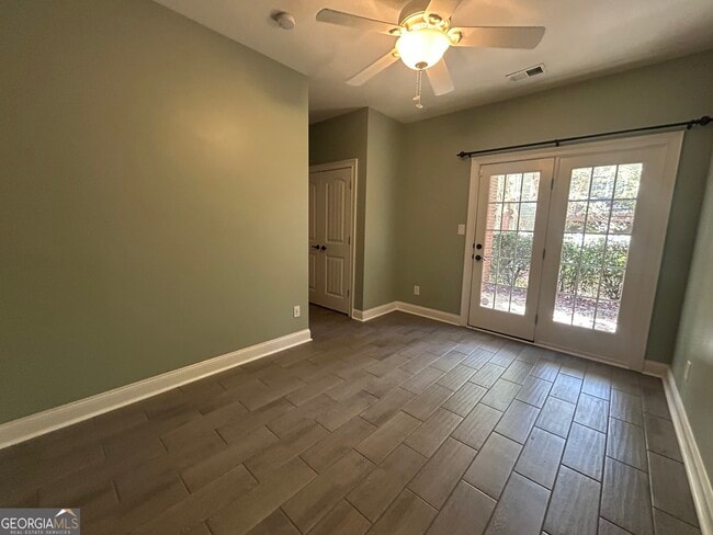 Photo - 405 Lexington Village