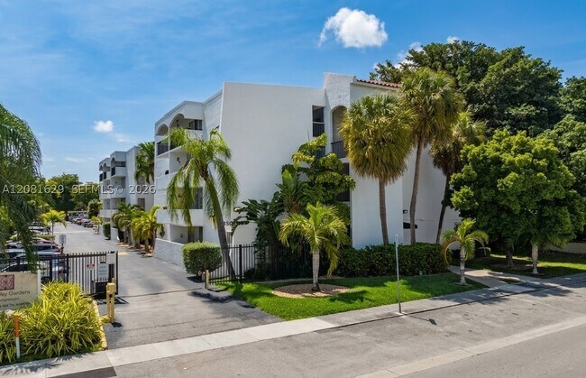Photo - 2160 SW 16th Ave Unit 417