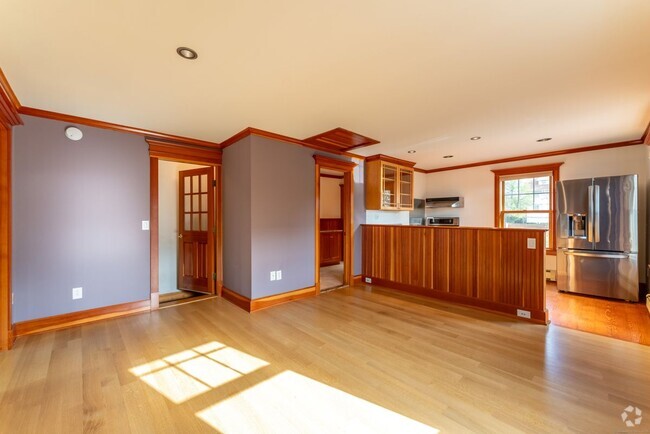 Building Photo - 47 Stuart Ave Rental