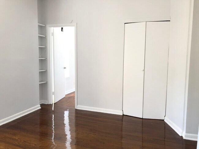 Living Room - 31 Oliver St