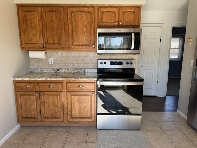 Kitchen with lots of counter space - 3309 Winston Dr