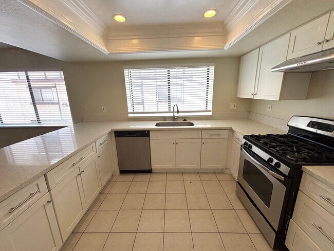 Photo - Turnkey 3 bedroom, 2.5 bathroom condo avai...