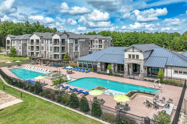 Swimming Pool - Auberge of Tyler