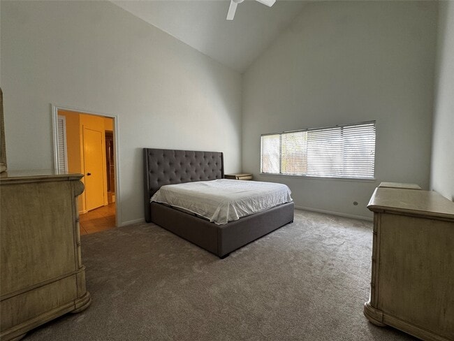 Building Photo - 44 Whisper Ln