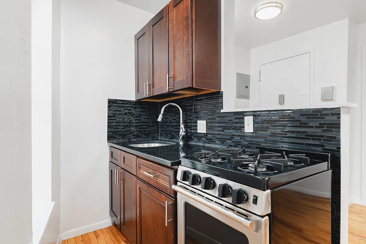 Photo - 55 Greenwich Ave Unit 5