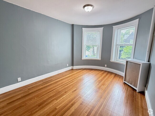 Building Photo - 17 Warwick Rd Unit 3 Rental
