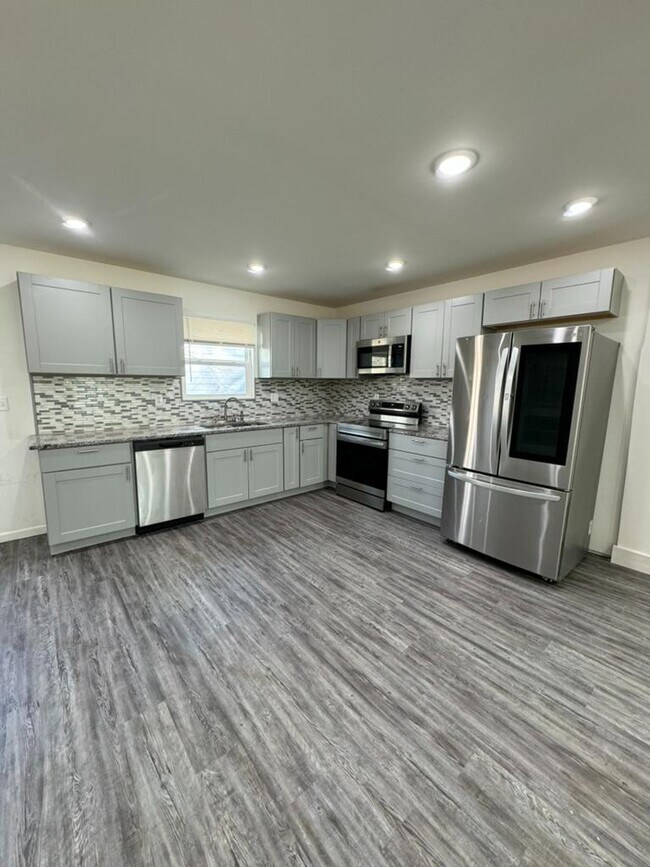 Photo - 618 Center St