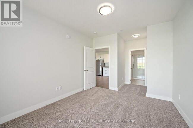 Photo - 136 Concession St E