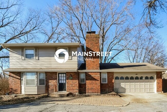 Building Photo - 3 Bedroom Pet-Friendly Home in Kansas City, MO with Main Street Renewal