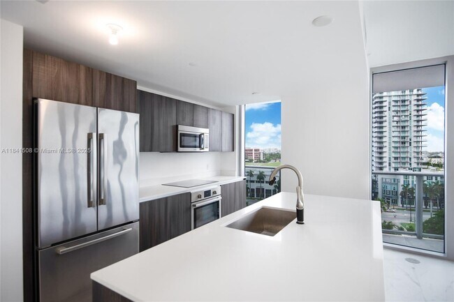 Photo - 488 NE 18th St Unidad 900 Rental