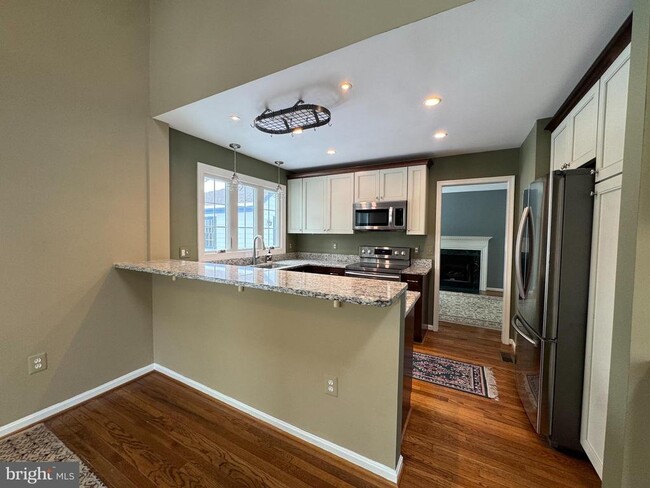 Photo - 15 Linden Hill Way SW