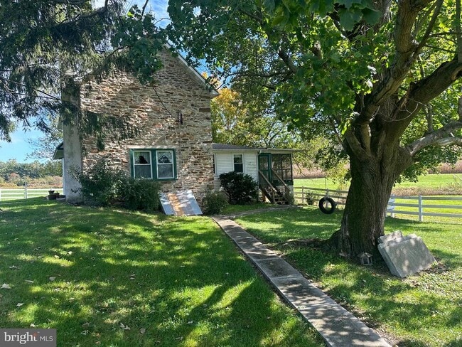 Photo - 75 Western Ave