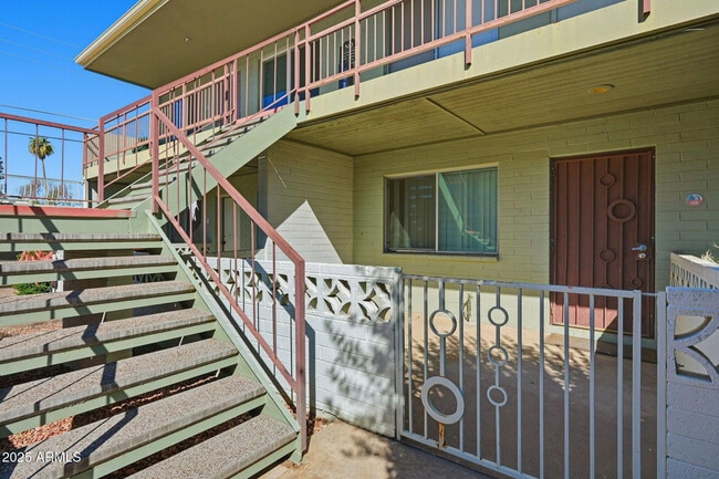 Building Photo - 1702 W Tuckey Ln Unit 132