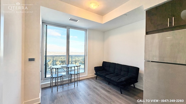 Photo - 2545 Simcoe St N Unit Ph05-2545 Simcoe St N, Os