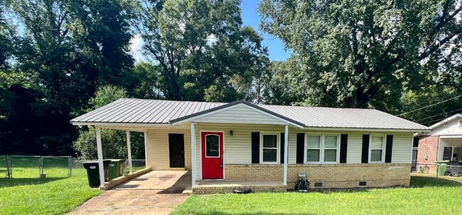 Building Photo - Your Home Awaits!
