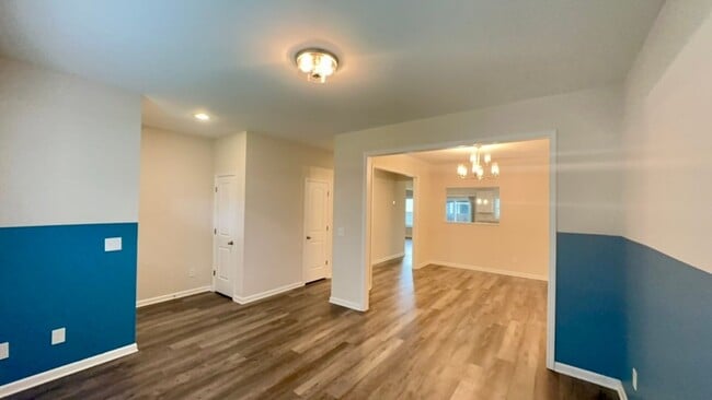 Photo - Stunning 4BR Home with Fenced Yard, Loft & Luxury Finishes in highly desirable Woodcreek Farms ne...