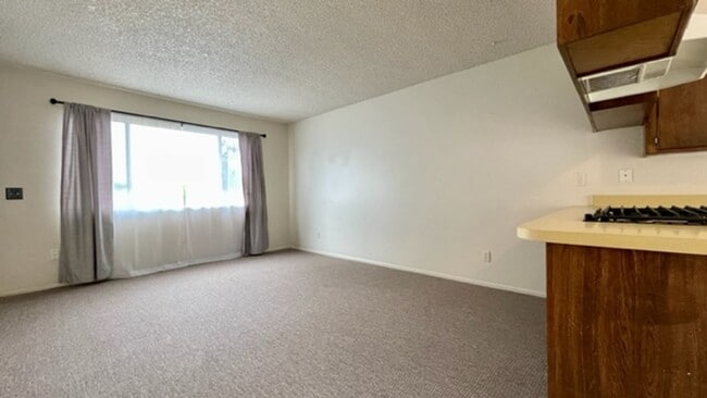 Photo - 992 Fair Oaks Ave Unit 992 Fair Oaks Ave.  B